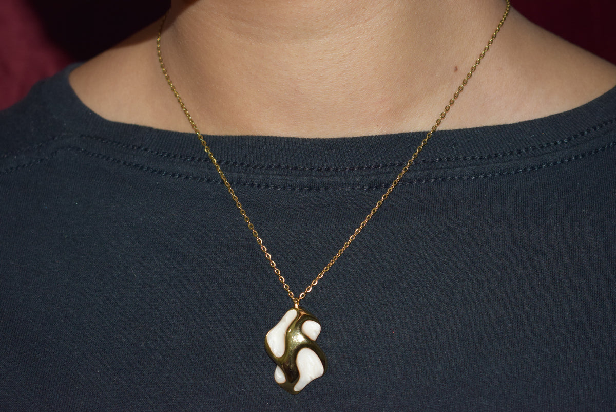 White & Gold Necklace