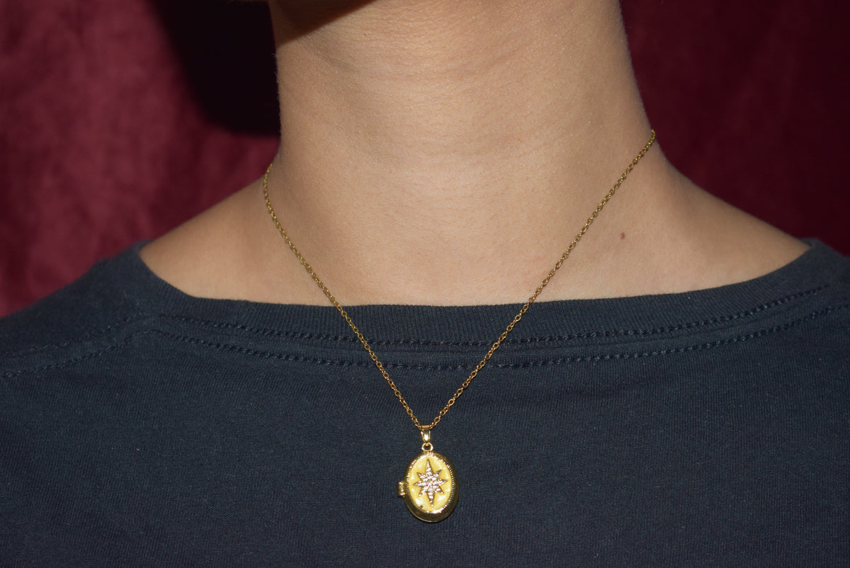 Yellow Start Locket Necklace