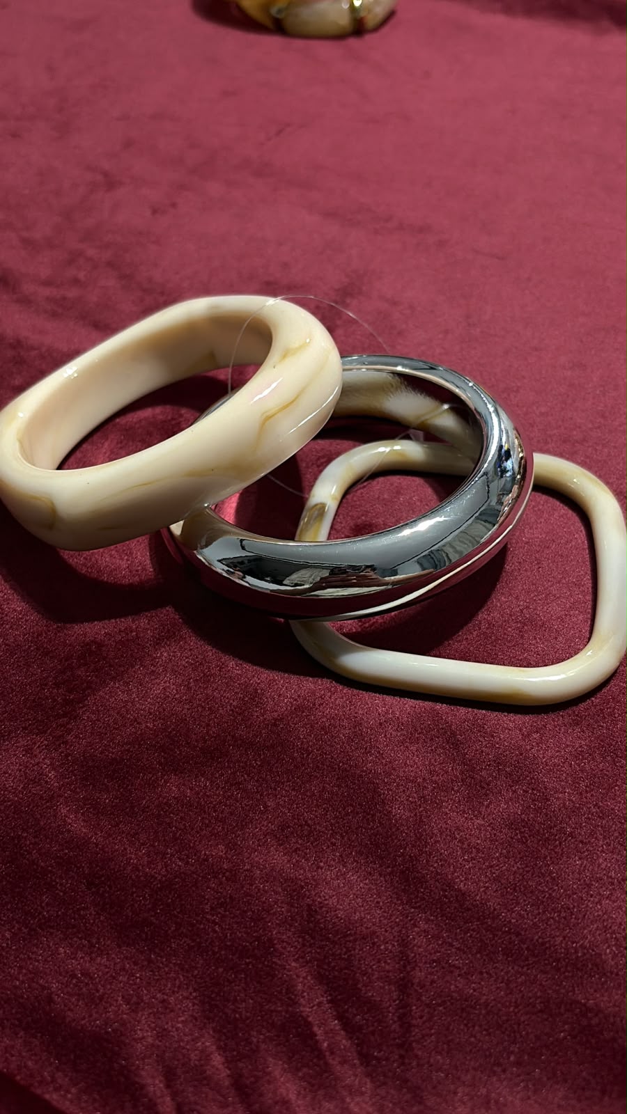 Beige and silver square bangle set