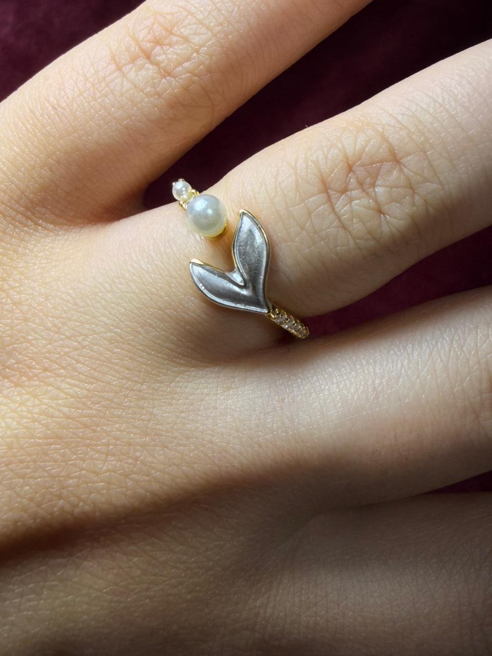 Whale Tale Ring