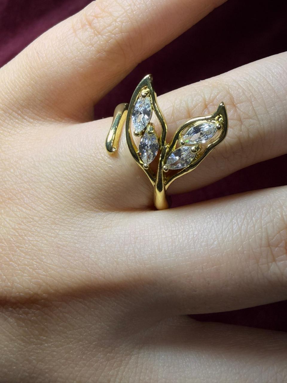 Ziricon Leaf Ring